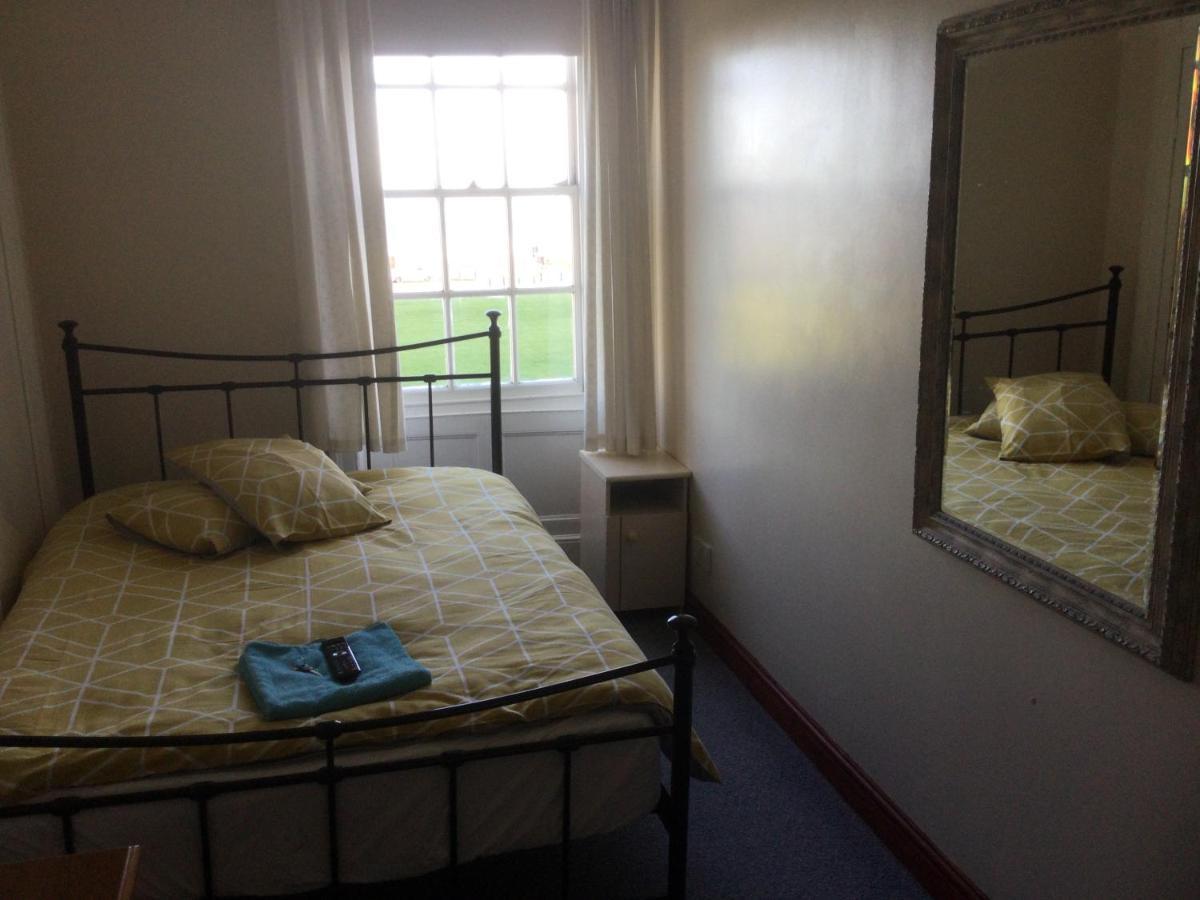 Sea View Guest House 하틀풀 외부 사진